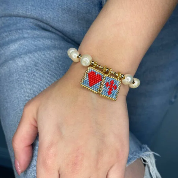 Pearls Bracelets with Blue Pendent